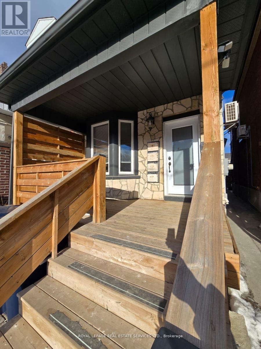 












MAIN - 1399 LANSDOWNE AVENUE

,
Toronto,




Ontario
M6H3Z9

