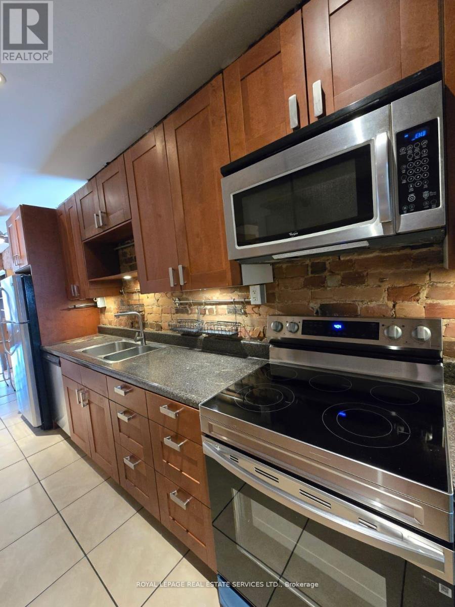 












MAIN - 1399 LANSDOWNE AVENUE

,
Toronto,




Ontario
M6H3Z9

