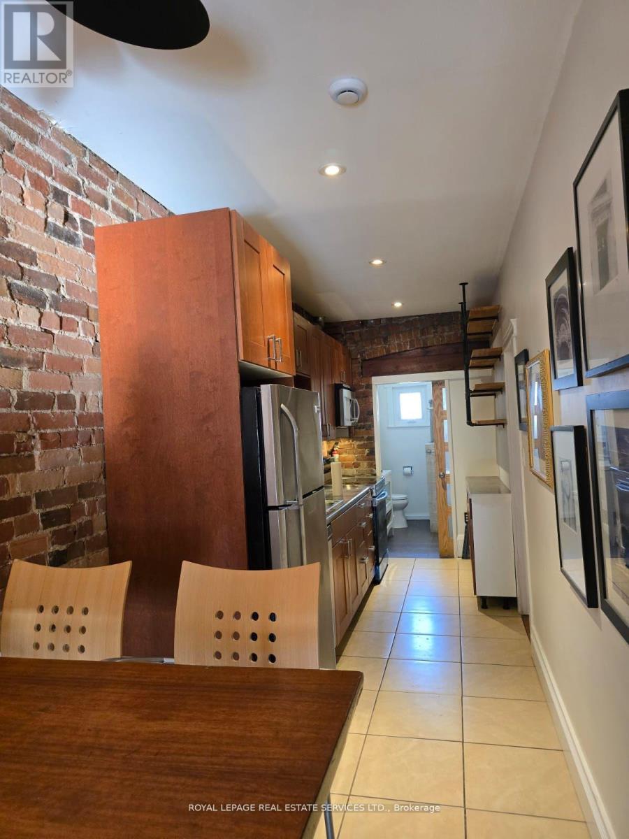 












MAIN - 1399 LANSDOWNE AVENUE

,
Toronto,




Ontario
M6H3Z9

