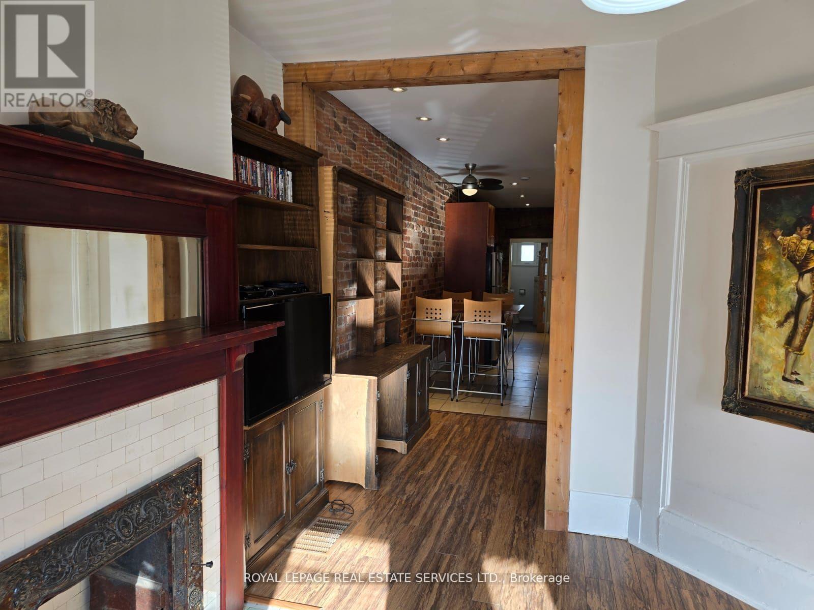 












MAIN - 1399 LANSDOWNE AVENUE

,
Toronto,




Ontario
M6H3Z9

