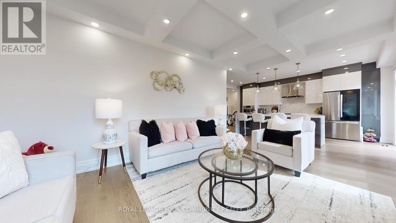 












100 GRAND OAK DRIVE

,
Richmond Hill,




Ontario
L4E4A6

