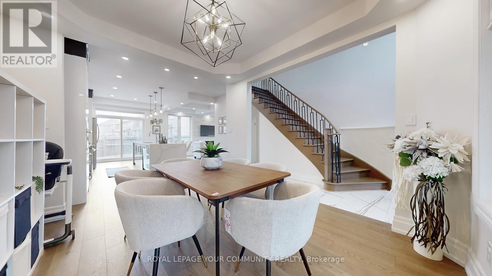 












100 GRAND OAK DRIVE

,
Richmond Hill,




Ontario
L4E4A6

