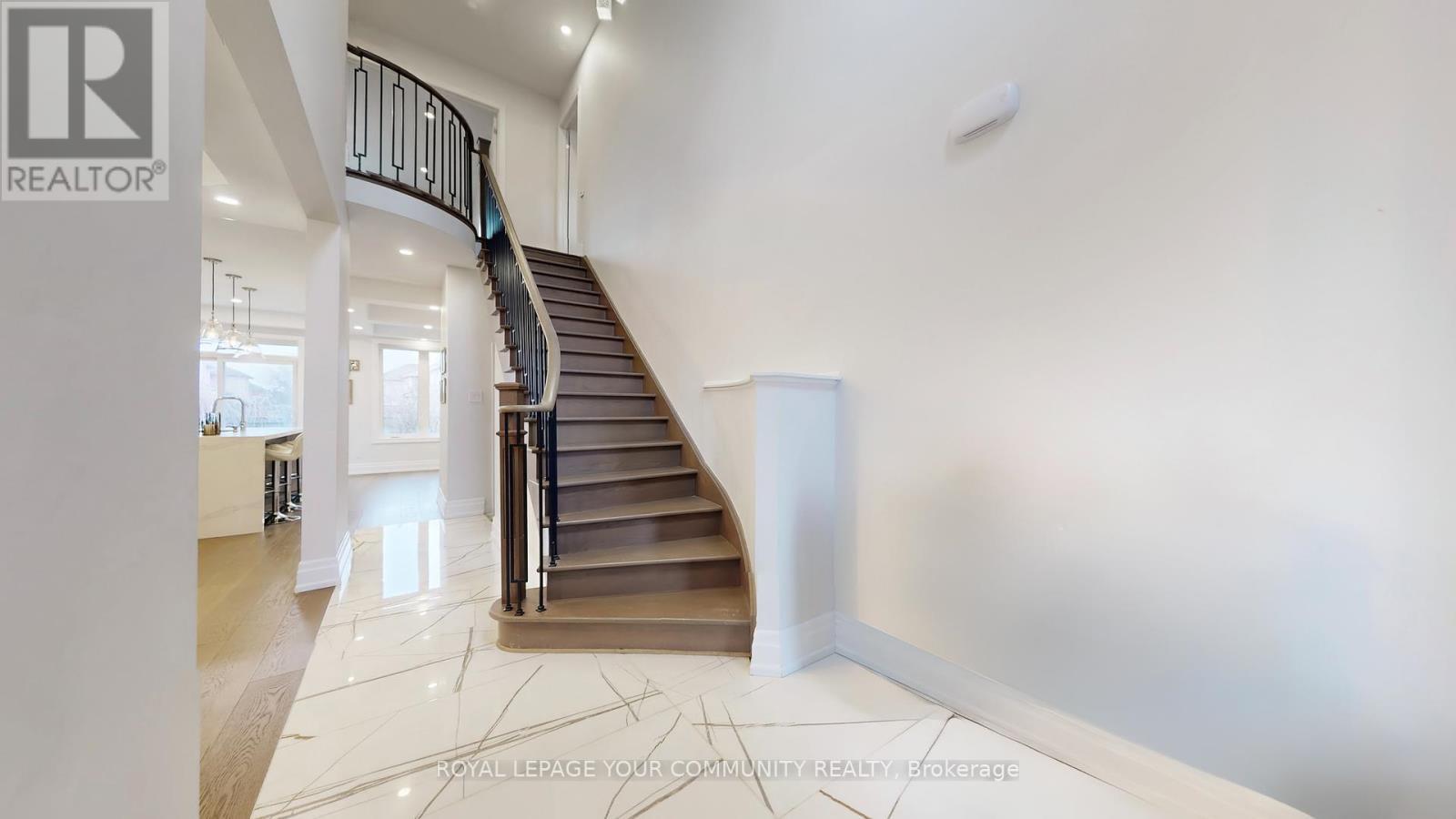 












100 GRAND OAK DRIVE

,
Richmond Hill,




Ontario
L4E4A6

