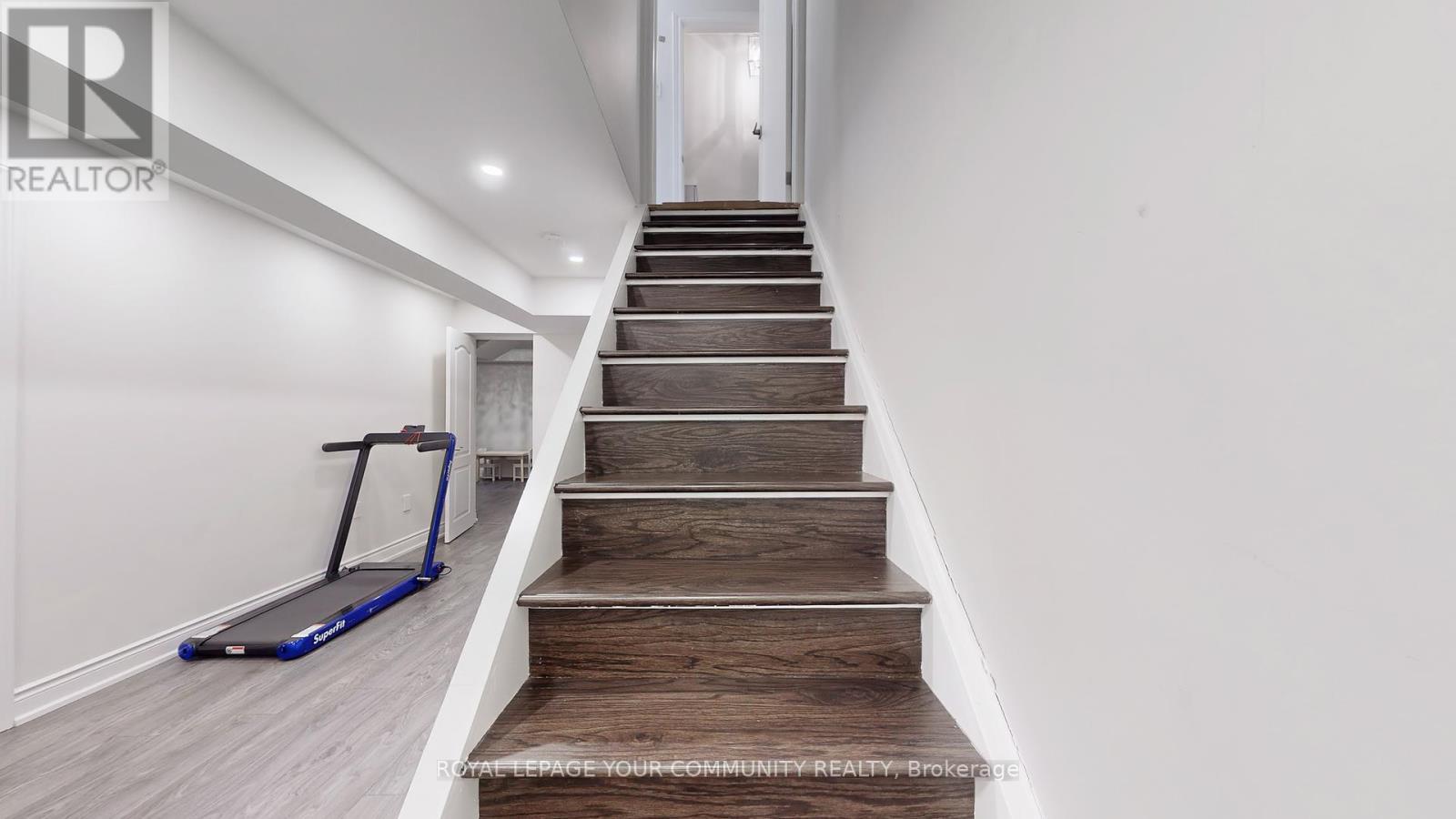 












100 GRAND OAK DRIVE

,
Richmond Hill,




Ontario
L4E4A6

