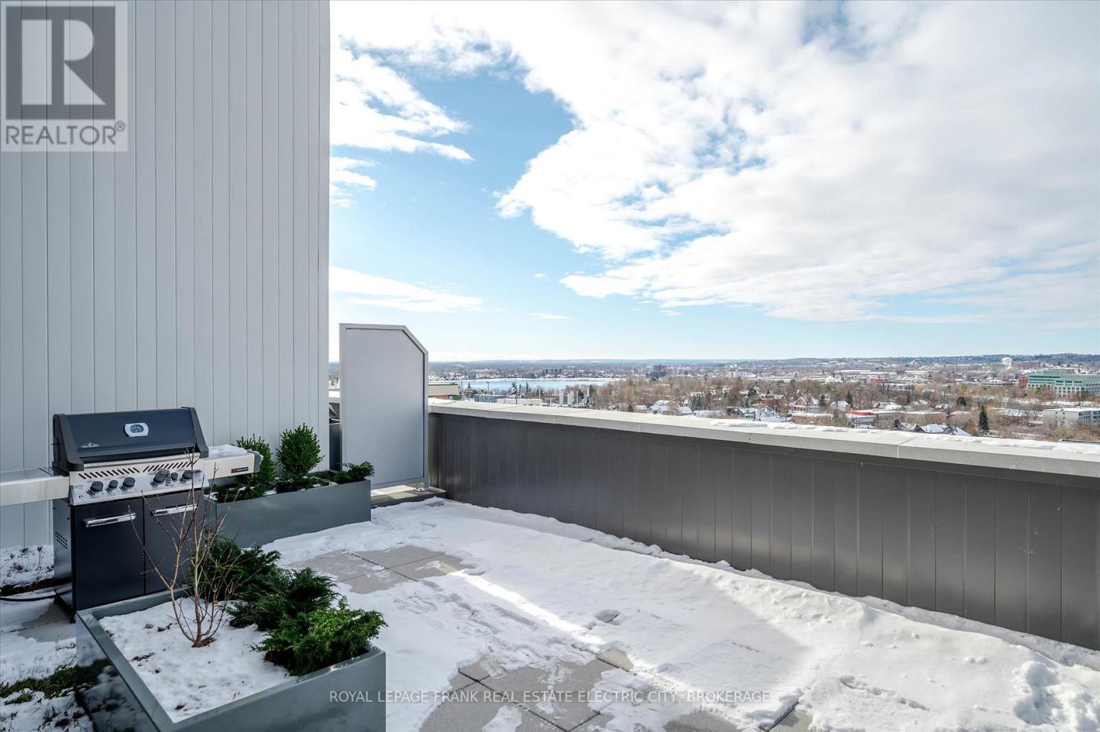 












502 - 195 HUNTER STREET E

,
Peterborough East (Central),




Ontario
K9H1G9

