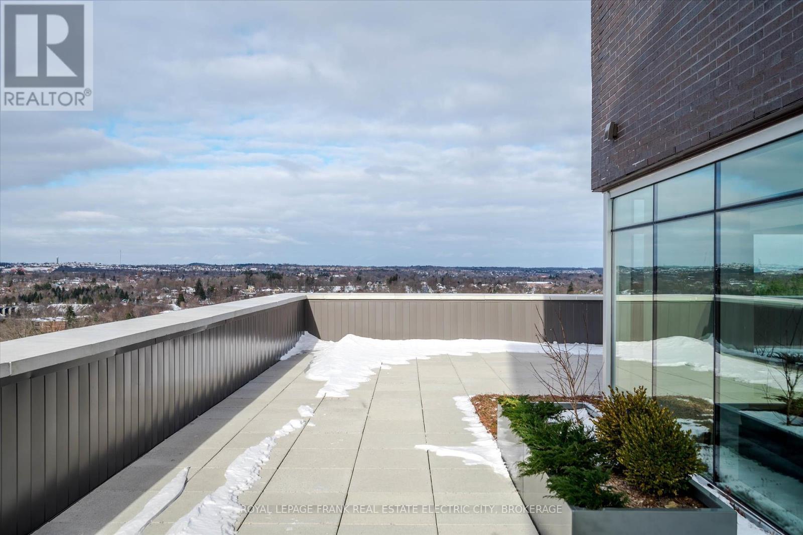 












502 - 195 HUNTER STREET E

,
Peterborough East (Central),




Ontario
K9H1G9


