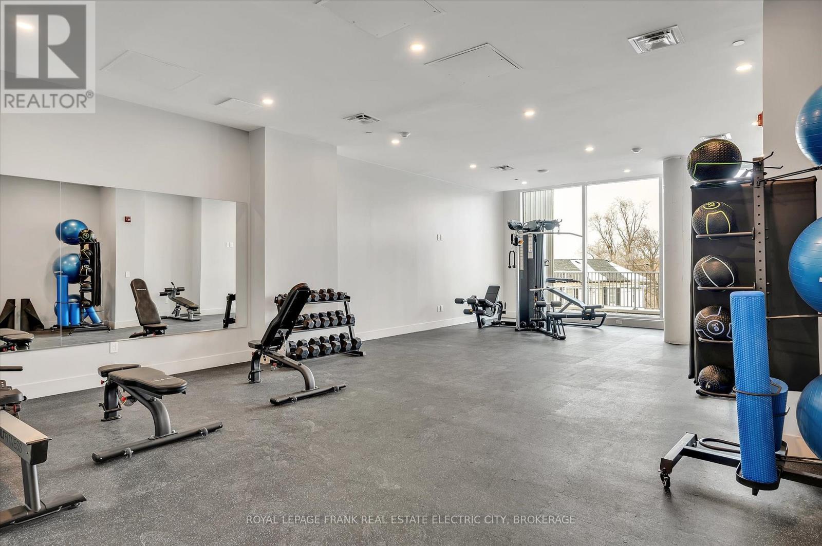 












502 - 195 HUNTER STREET E

,
Peterborough East (Central),




Ontario
K9H1G9

