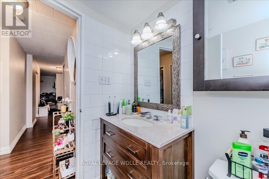 












204 - 29 WEST AVENUE

,
Kitchener,




Ontario
N2M5E4

