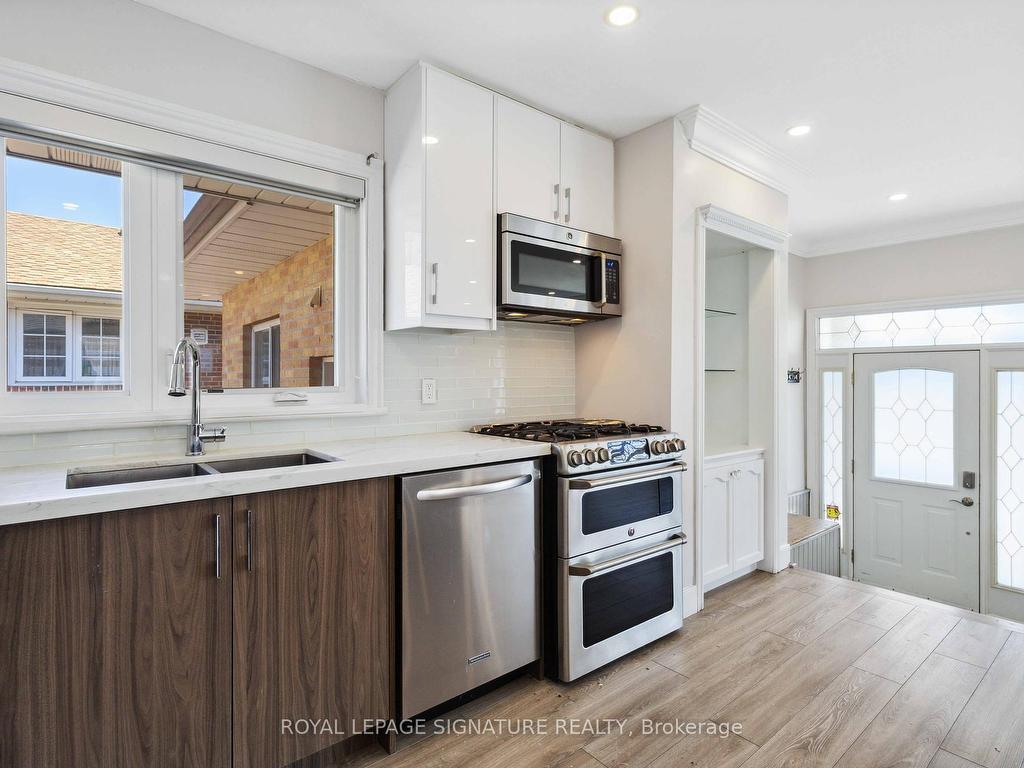 









78


Sloane

Avenue, UPPER,
Toronto,




ON
M4A 2A7

