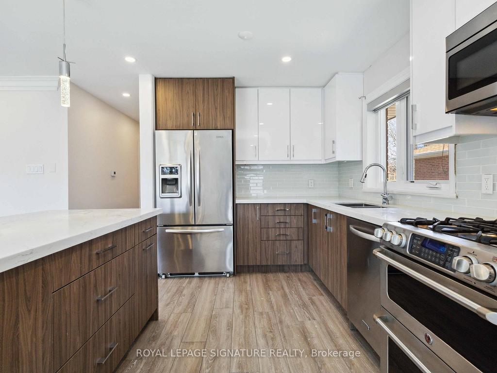 









78


Sloane

Avenue, UPPER,
Toronto,




ON
M4A 2A7

