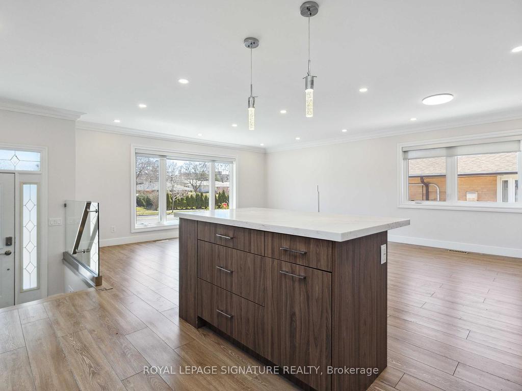 









78


Sloane

Avenue, UPPER,
Toronto,




ON
M4A 2A7

