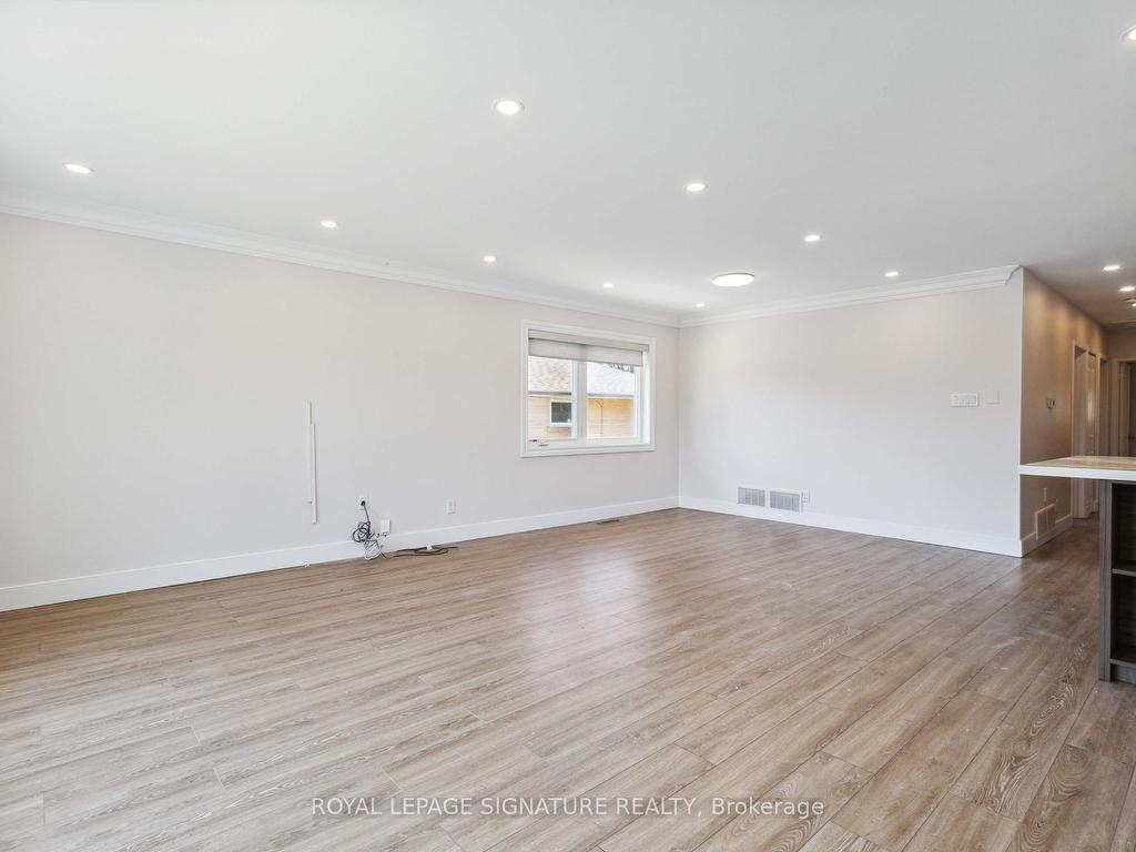 









78


Sloane

Avenue, UPPER,
Toronto,




ON
M4A 2A7

