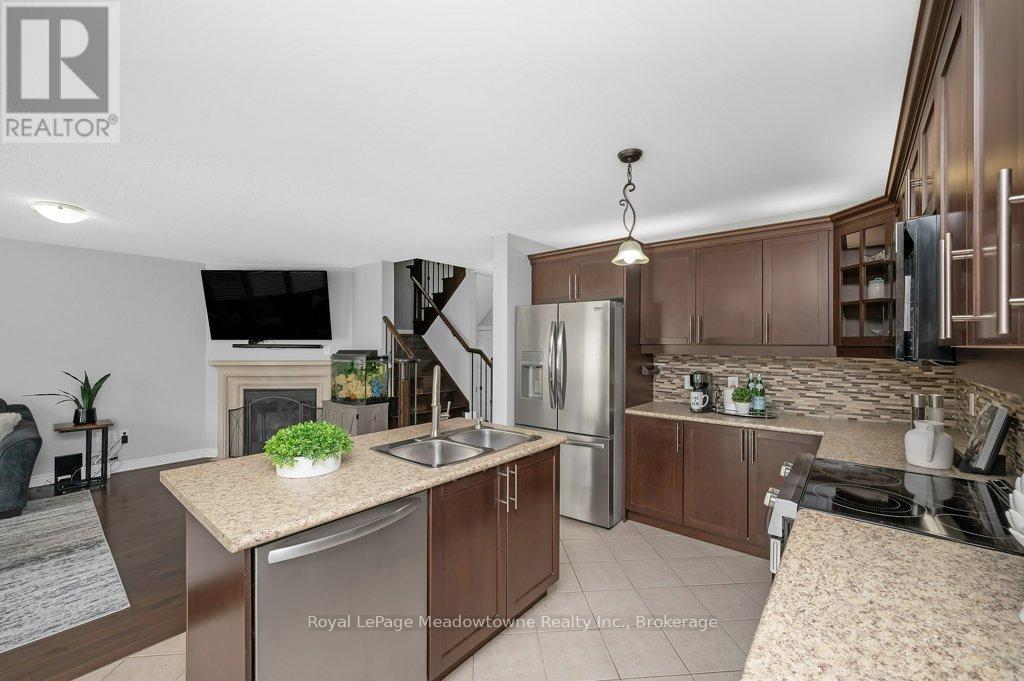












152 WESTON DRIVE

,
Milton (SC Scott),




Ontario
L9T0V6

