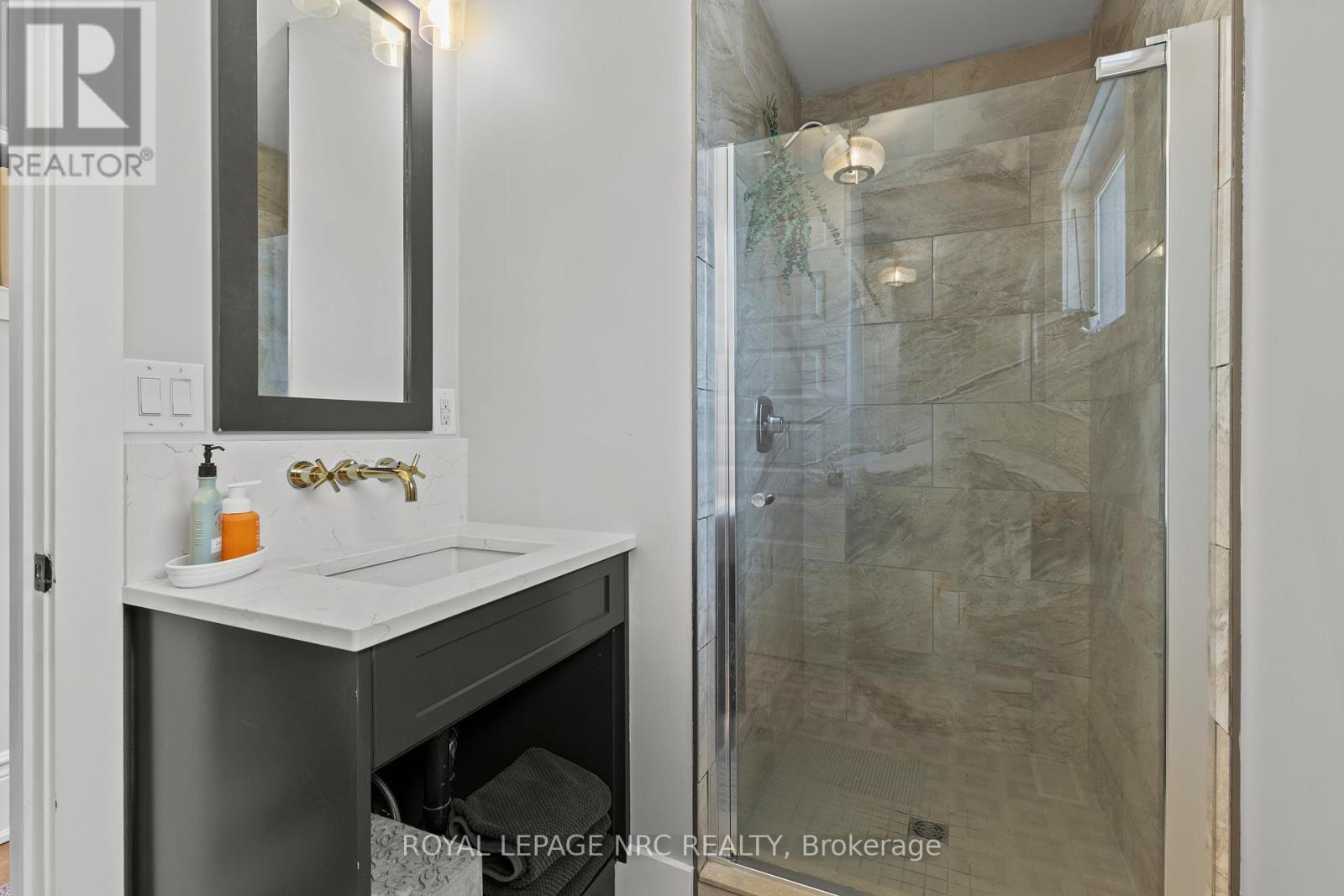 












538 KING STREET

,
Port Colborne (Main Street),




Ontario
L3K4H6

