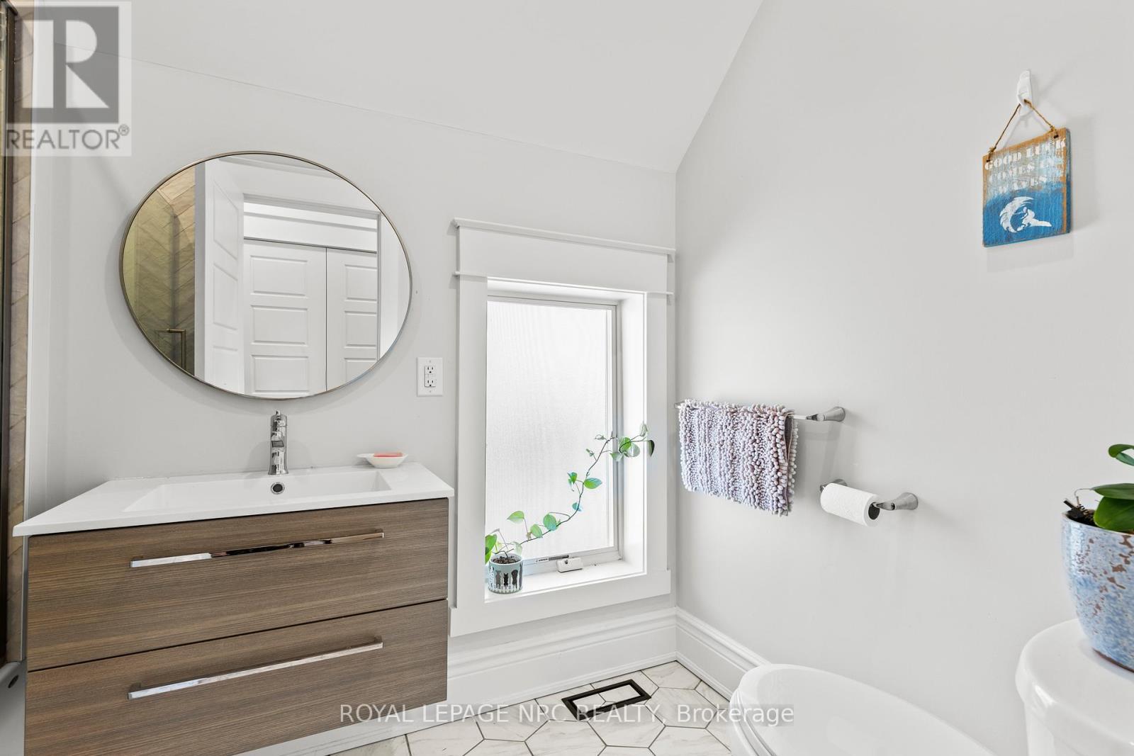 












538 KING STREET

,
Port Colborne (Main Street),




Ontario
L3K4H6

