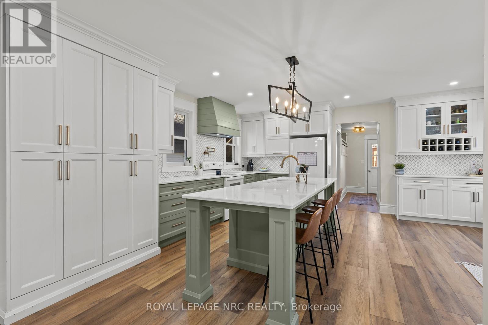 












538 KING STREET

,
Port Colborne (Main Street),




Ontario
L3K4H6

