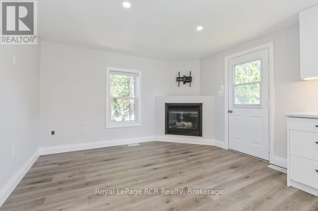 












330 WILLIAM STREET

,
Wellington North (Mount Forest),




Ontario
N0G2L3

