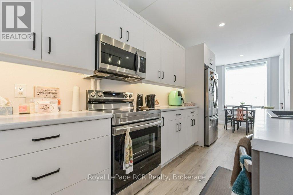 












330 WILLIAM STREET

,
Wellington North (Mount Forest),




Ontario
N0G2L3

