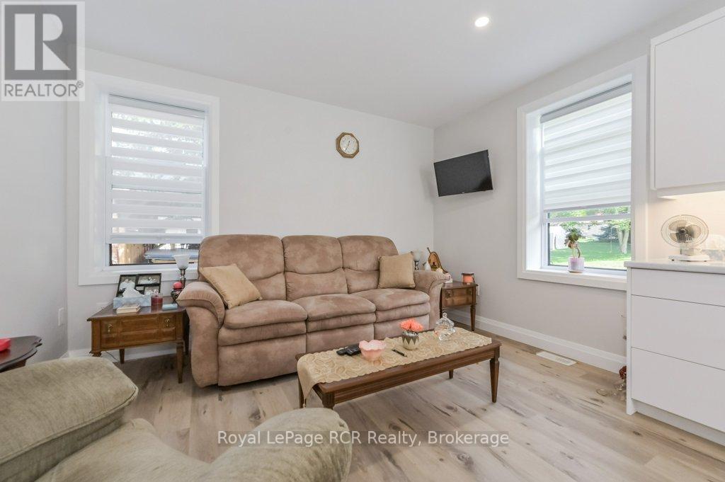 












330 WILLIAM STREET

,
Wellington North (Mount Forest),




Ontario
N0G2L3


