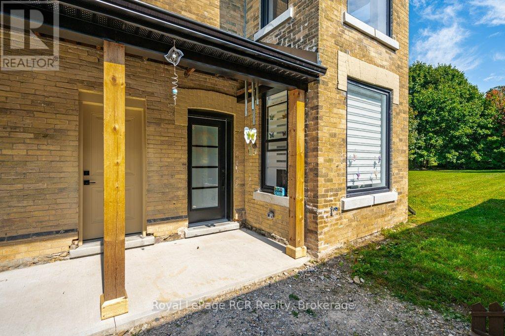 












330 WILLIAM STREET

,
Wellington North (Mount Forest),




Ontario
N0G2L3

