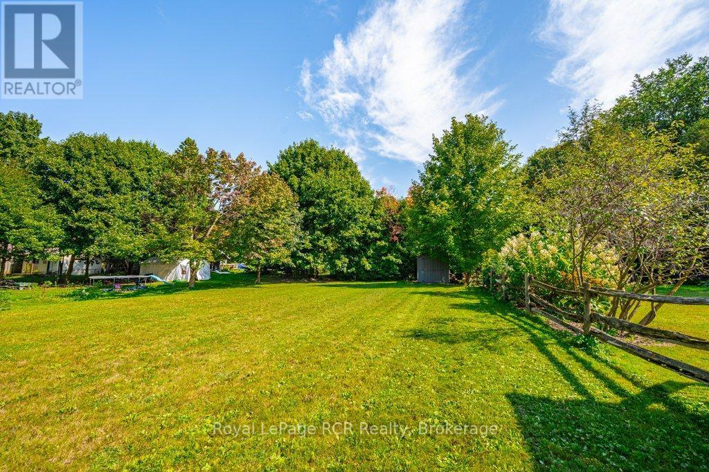 












330 WILLIAM STREET

,
Wellington North (Mount Forest),




Ontario
N0G2L3

