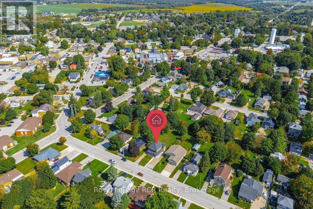 












330 WILLIAM STREET

,
Wellington North (Mount Forest),




Ontario
N0G2L3

