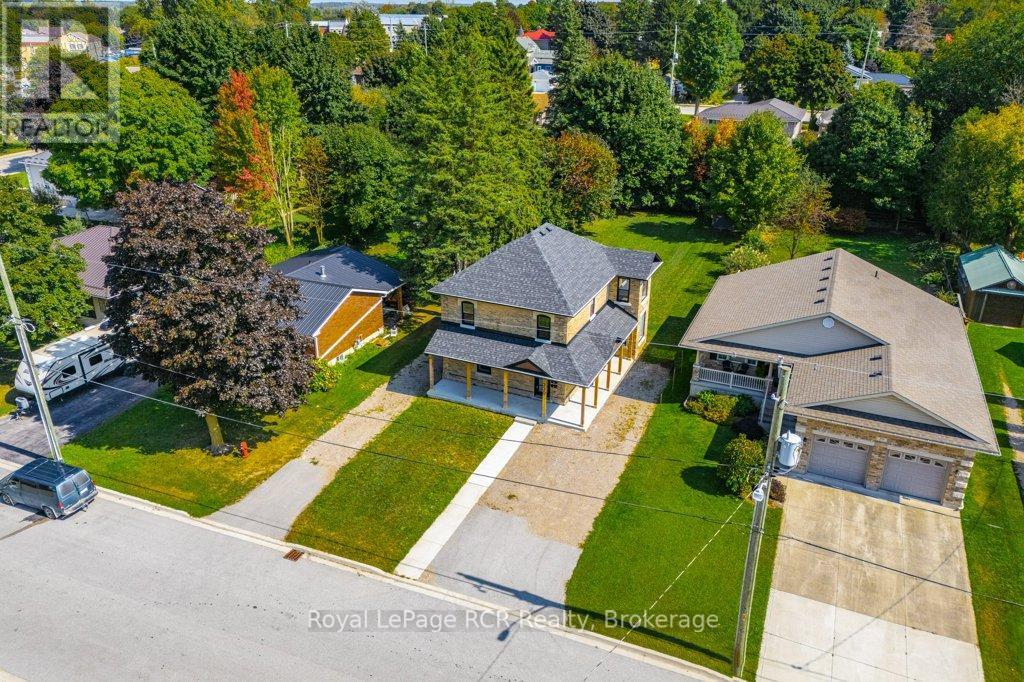 












330 WILLIAM STREET

,
Wellington North (Mount Forest),




Ontario
N0G2L3

