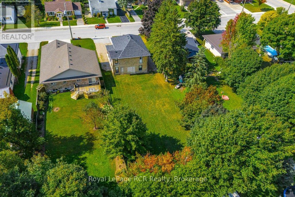 












330 WILLIAM STREET

,
Wellington North (Mount Forest),




Ontario
N0G2L3

