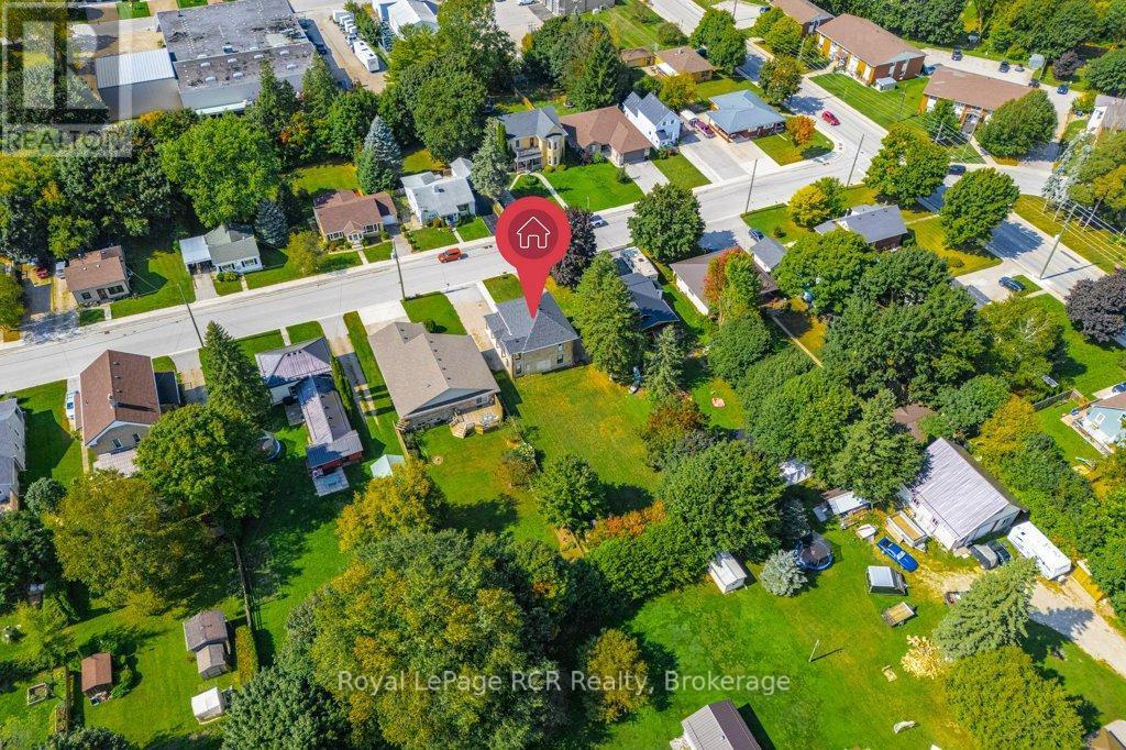 












330 WILLIAM STREET

,
Wellington North (Mount Forest),




Ontario
N0G2L3

