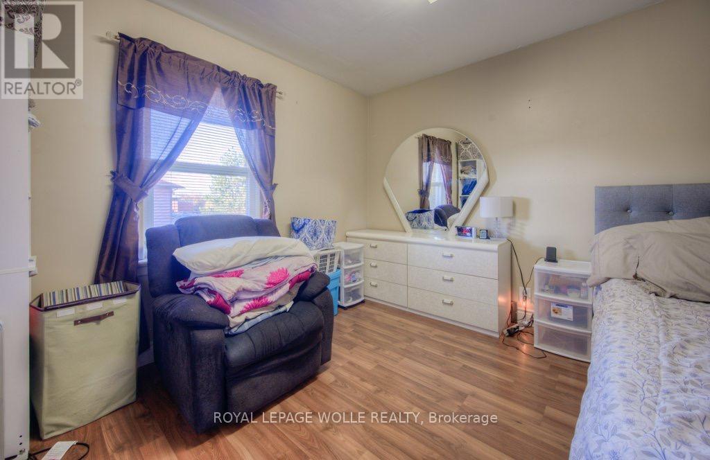 












230 HIGHLAND ROAD W

,
Kitchener,




Ontario
N2M3C2

