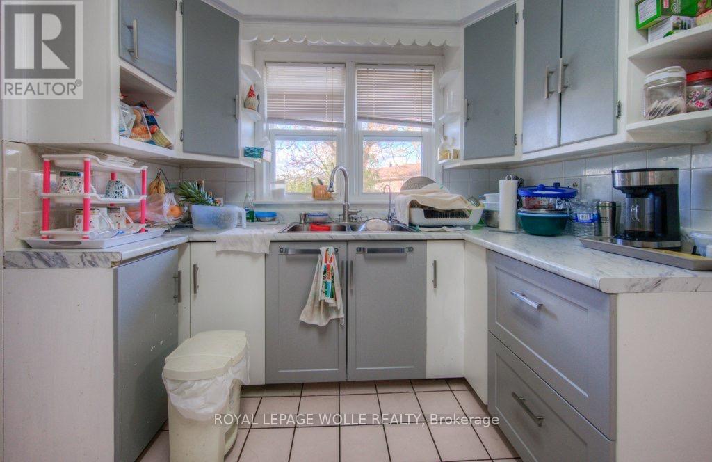 












230 HIGHLAND ROAD W

,
Kitchener,




Ontario
N2M3C2

