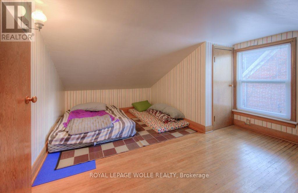 












230 HIGHLAND ROAD W

,
Kitchener,




Ontario
N2M3C2

