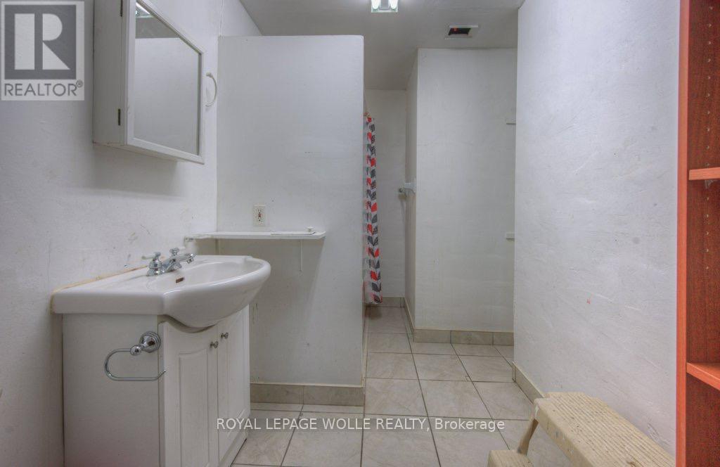 












230 HIGHLAND ROAD W

,
Kitchener,




Ontario
N2M3C2

