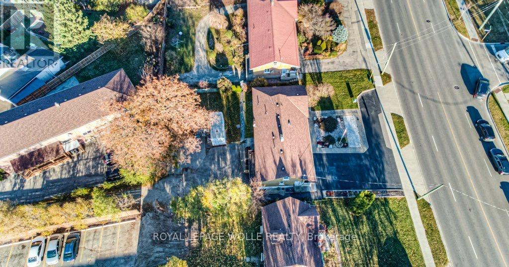 












230 HIGHLAND ROAD W

,
Kitchener,




Ontario
N2M3C2

