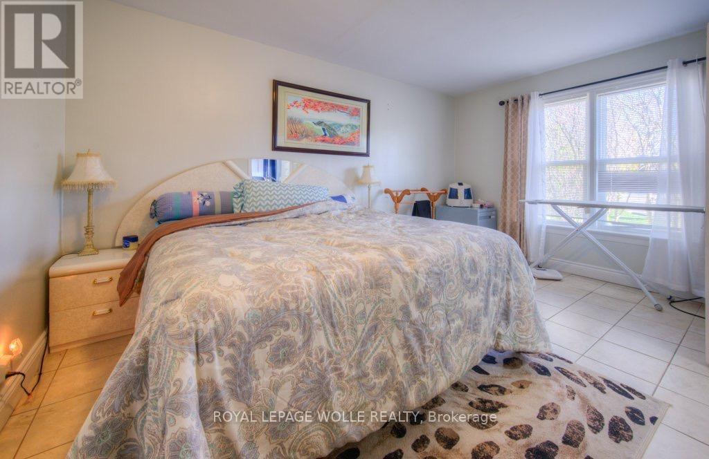 












230 HIGHLAND ROAD W

,
Kitchener,




Ontario
N2M3C2

