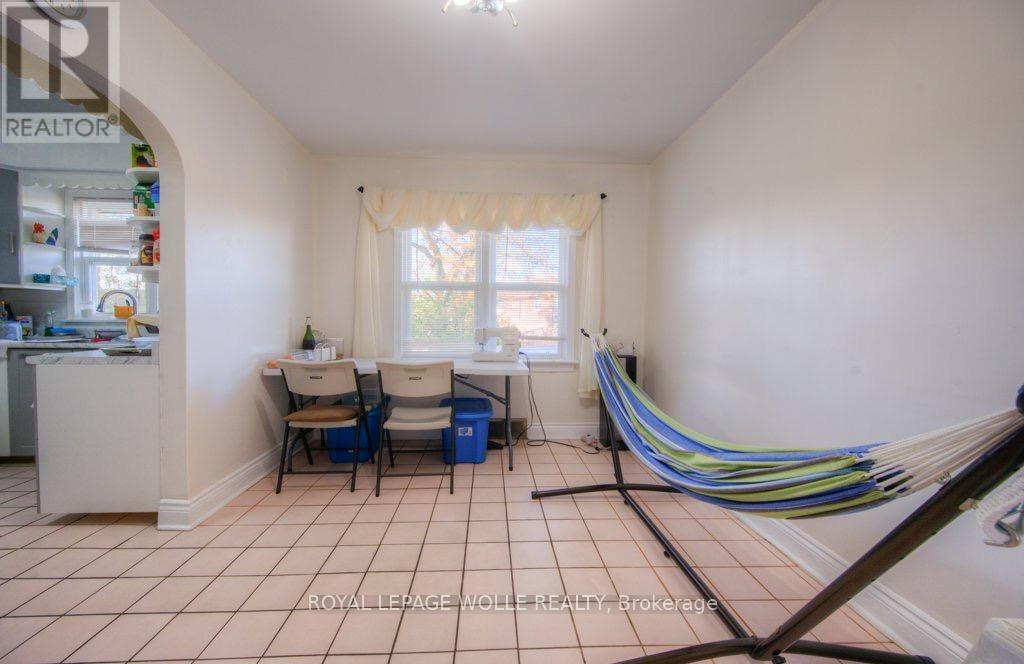 












230 HIGHLAND ROAD W

,
Kitchener,




Ontario
N2M3C2

