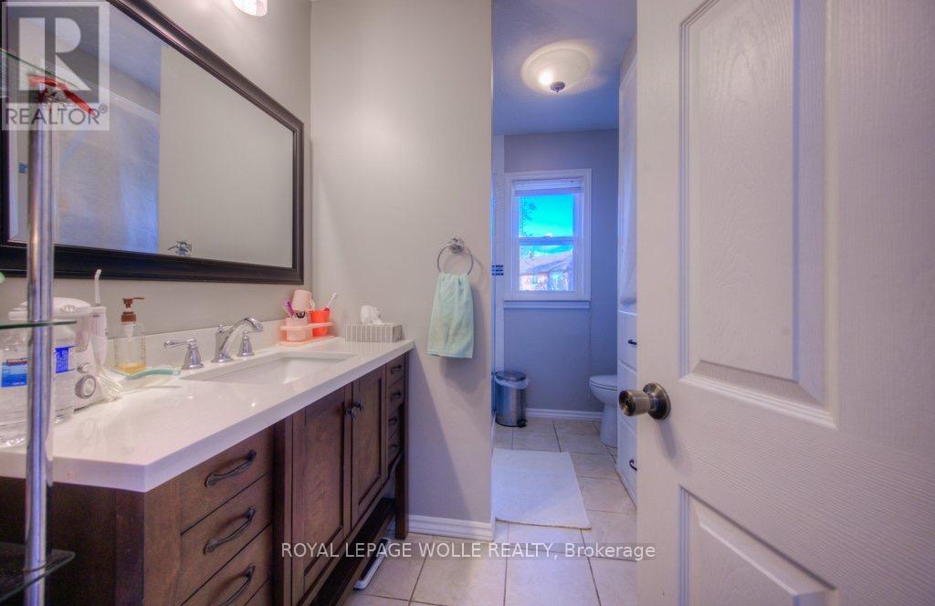 












230 HIGHLAND ROAD W

,
Kitchener,




Ontario
N2M3C2

