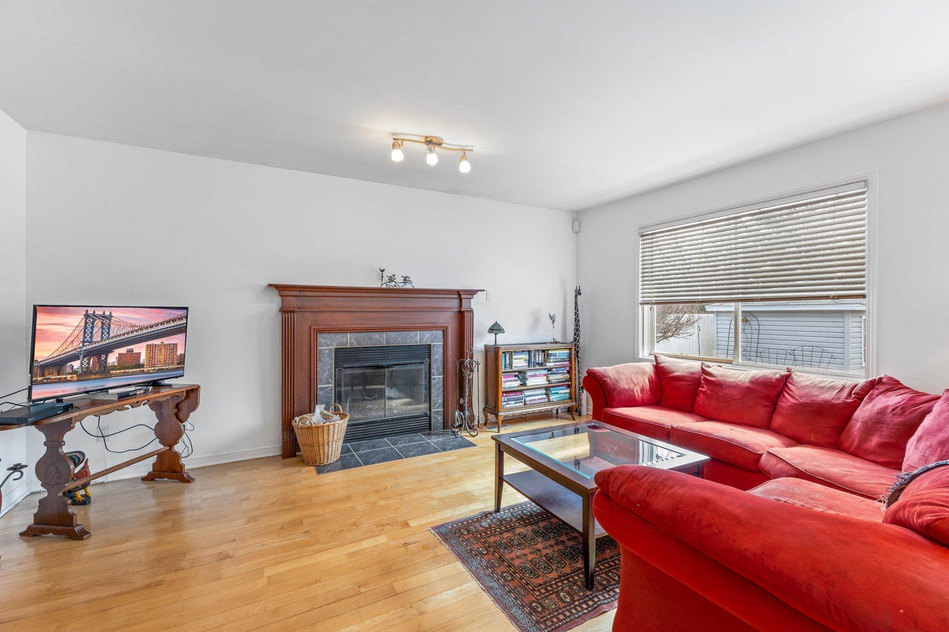 









1146


Rue Patrick

,
Laval (Sainte-Dorothée),




QC
H7Y2C4

