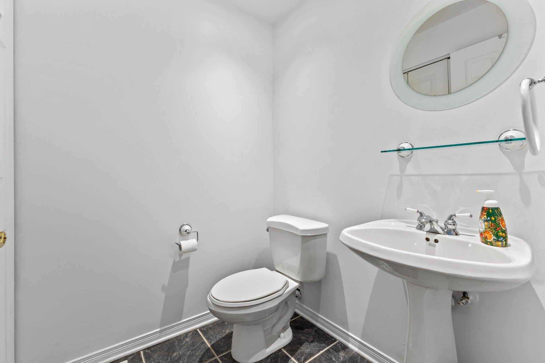 









1146


Rue Patrick

,
Laval (Sainte-Dorothée),




QC
H7Y2C4

