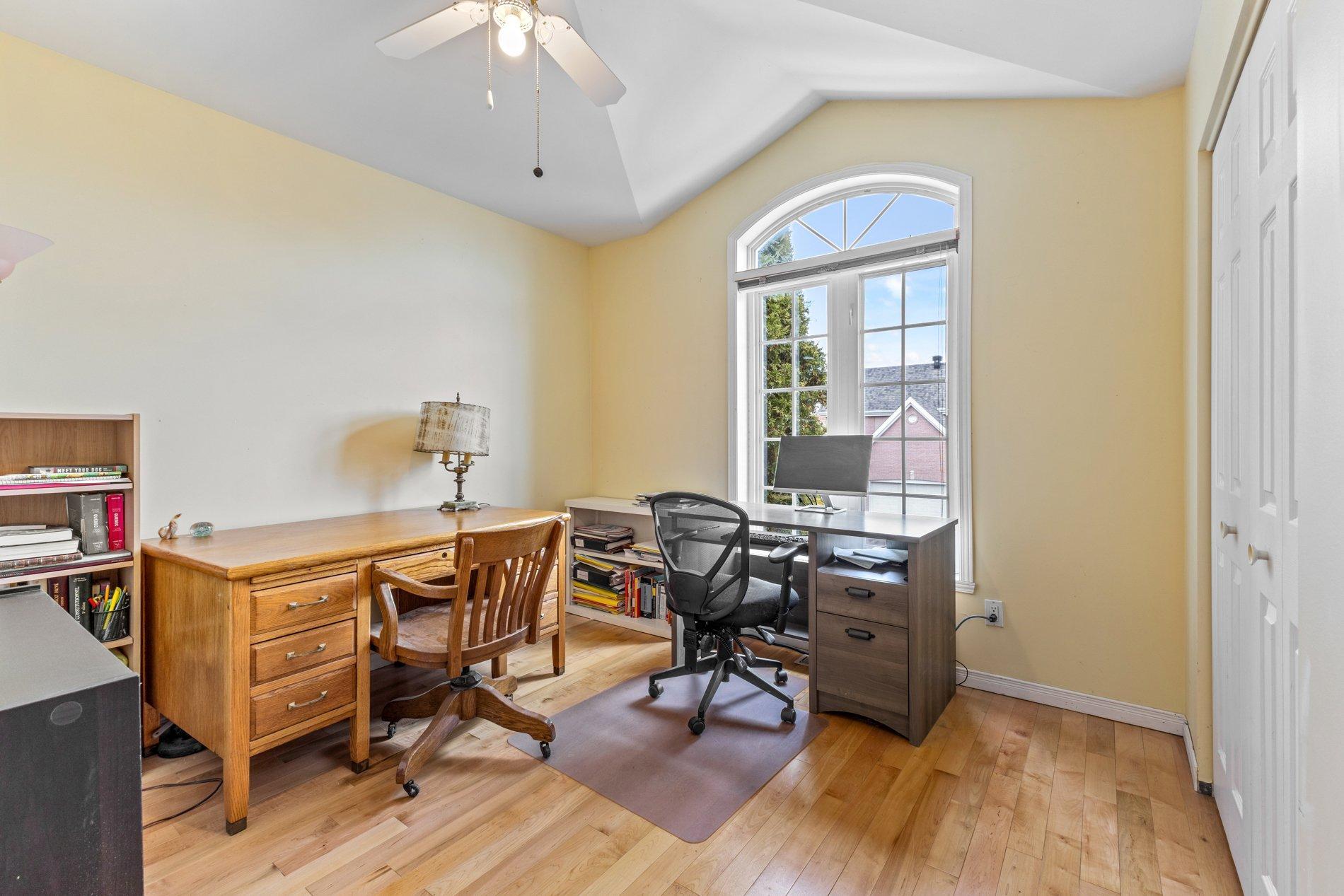 









1146


Rue Patrick

,
Laval (Sainte-Dorothée),




QC
H7Y2C4

