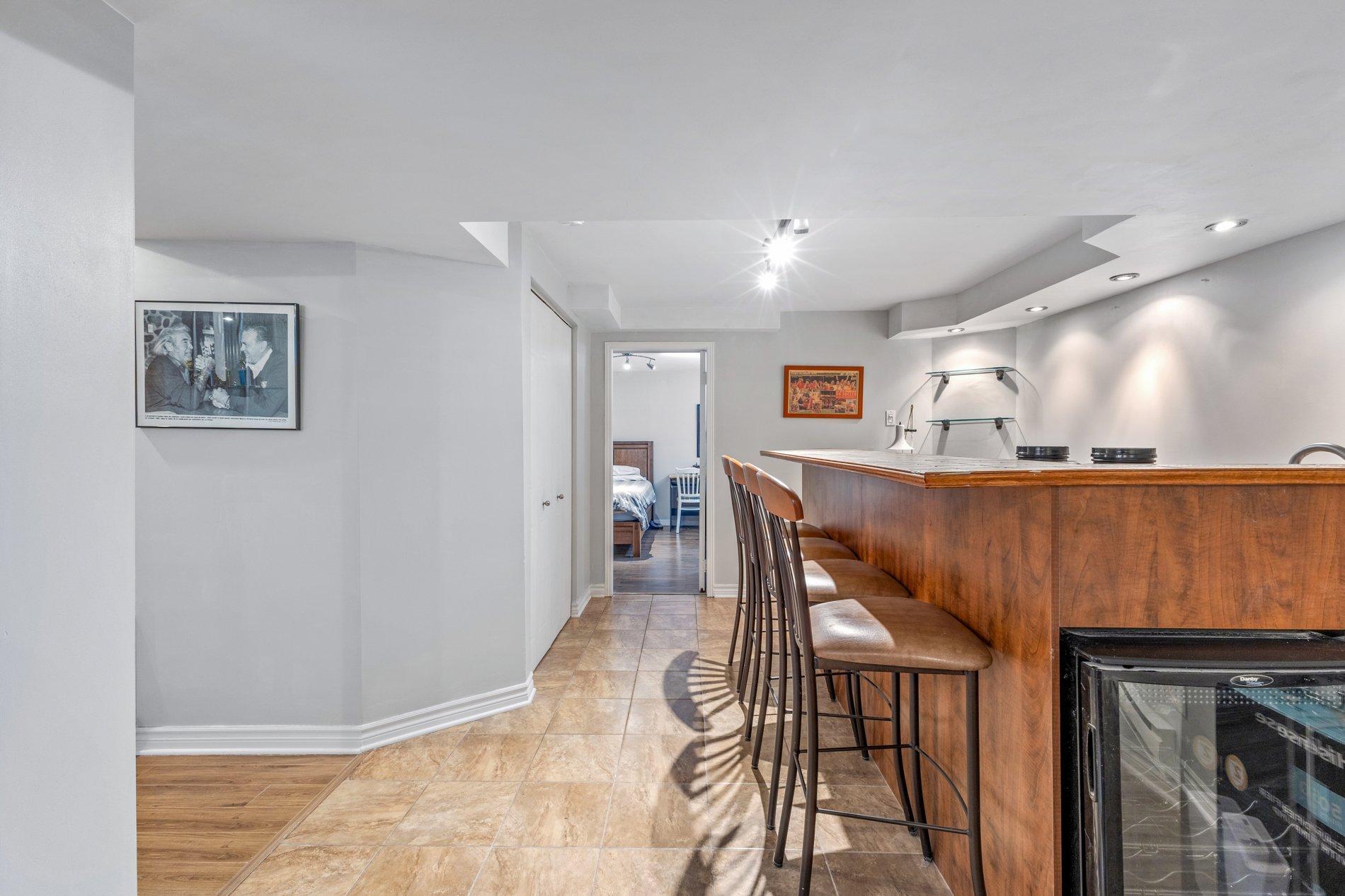 









1146


Rue Patrick

,
Laval (Sainte-Dorothée),




QC
H7Y2C4

