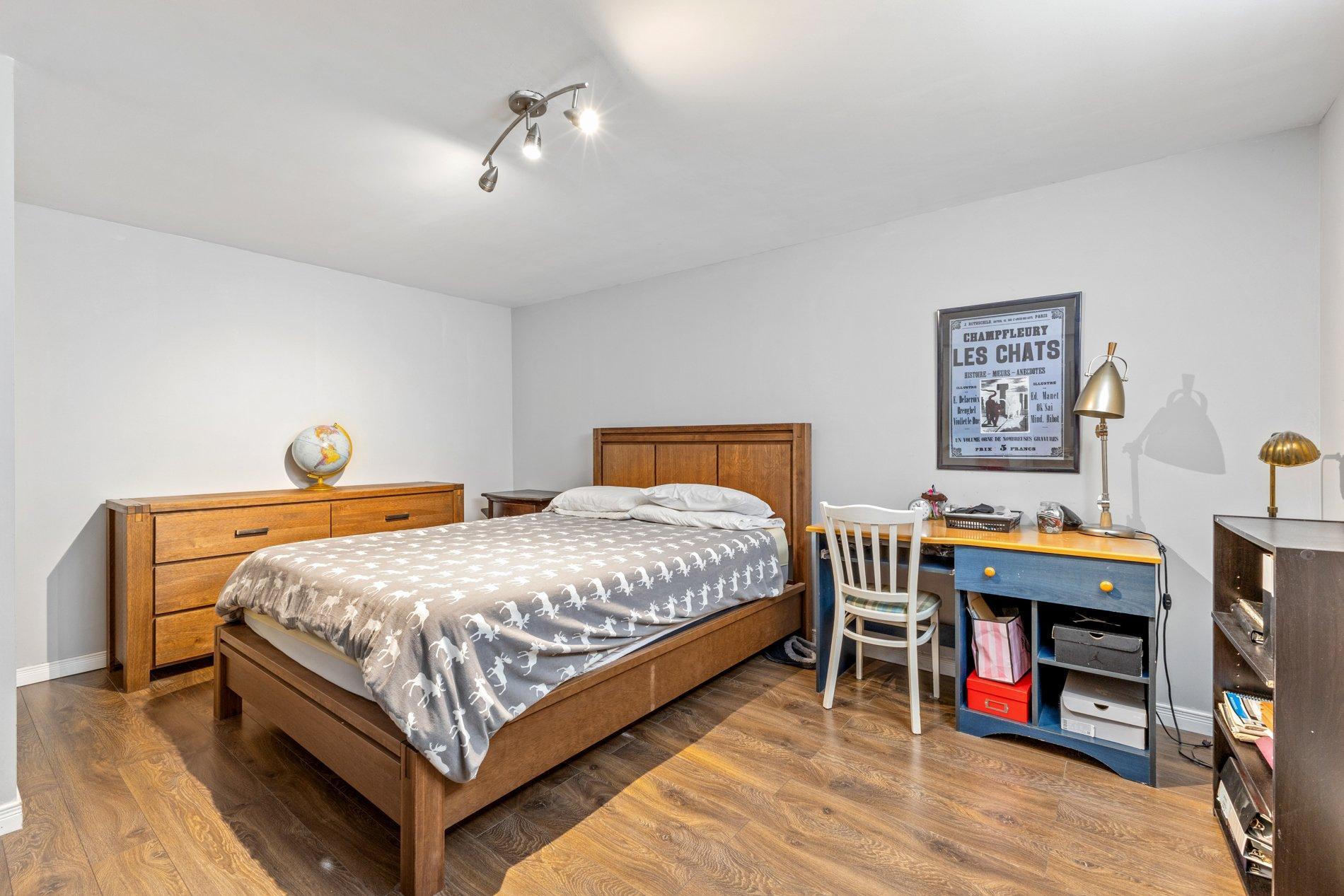 









1146


Rue Patrick

,
Laval (Sainte-Dorothée),




QC
H7Y2C4

