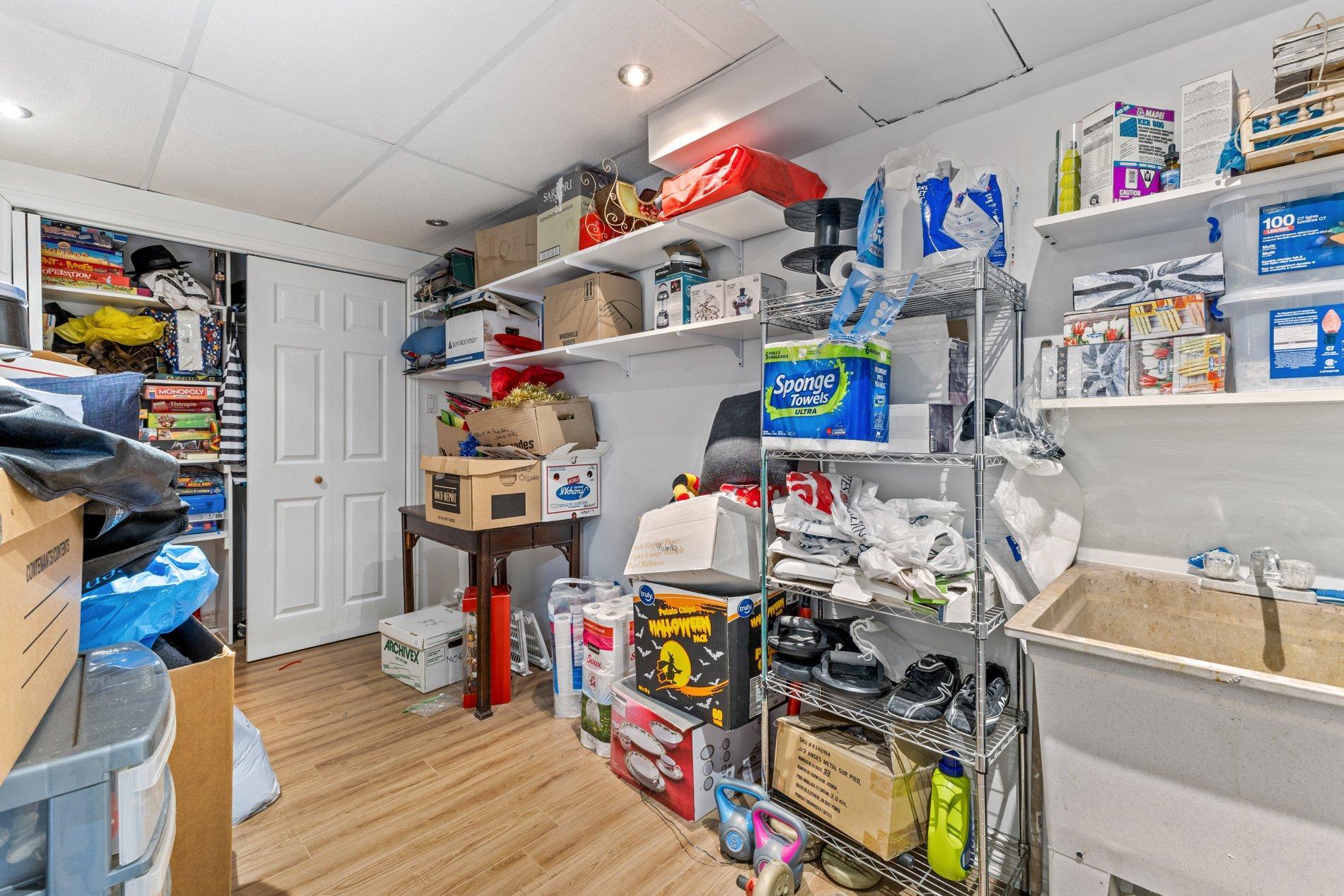 









1146


Rue Patrick

,
Laval (Sainte-Dorothée),




QC
H7Y2C4


