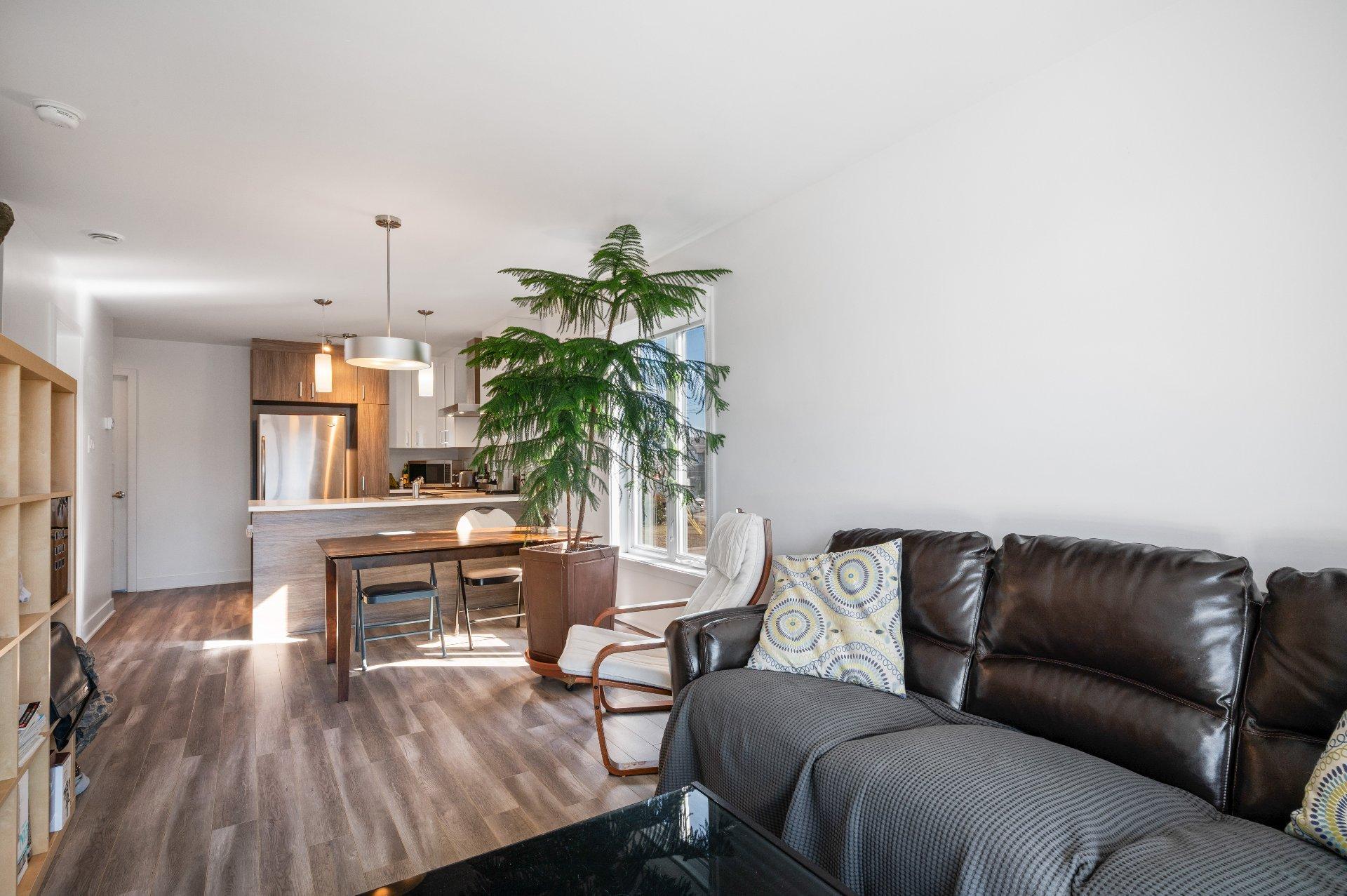 









535


Rue Séraphin-Bouc

,
Sainte-Anne-des-Plaines,




QC
J0N1H0

