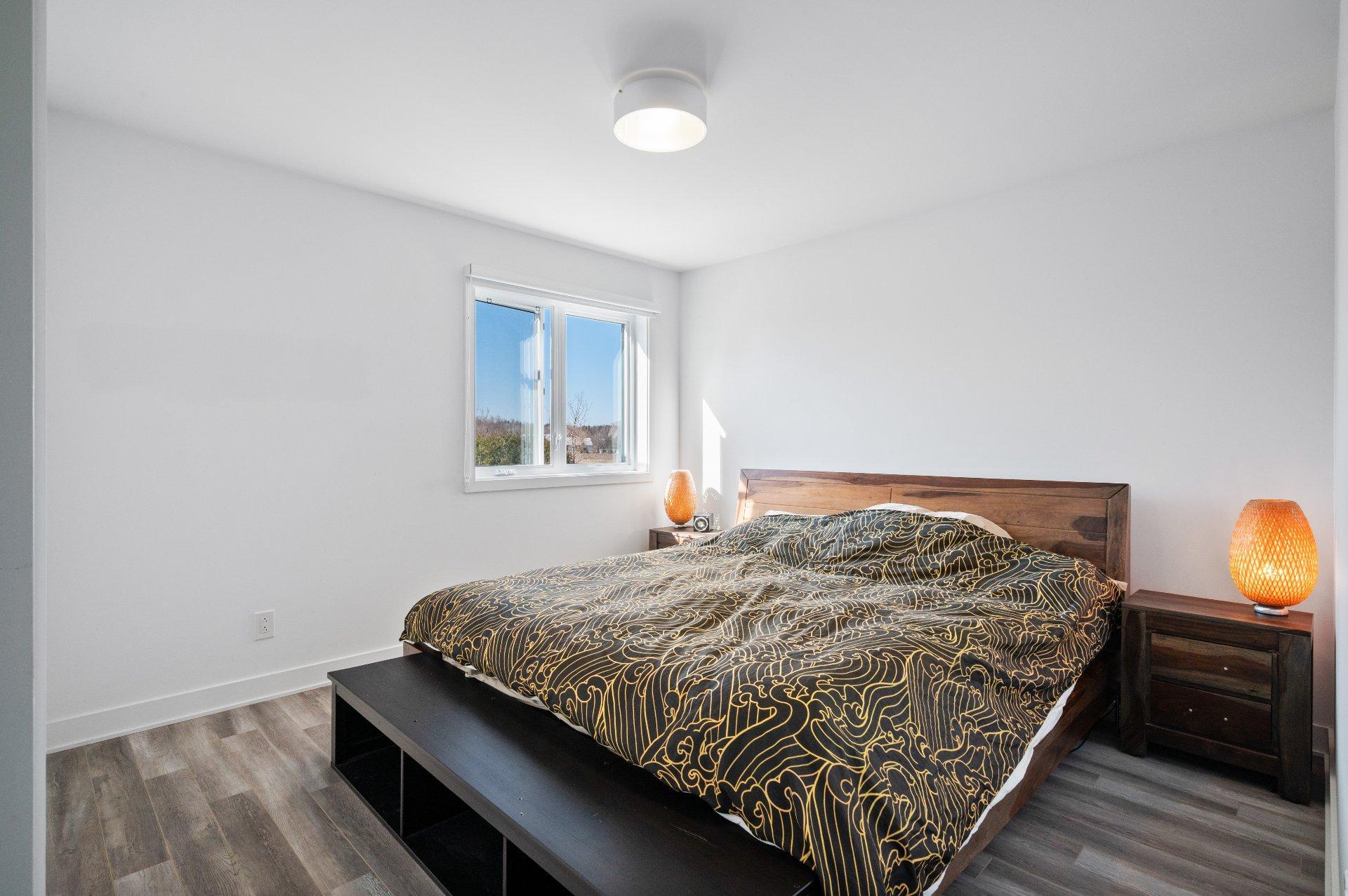 









535


Rue Séraphin-Bouc

,
Sainte-Anne-des-Plaines,




QC
J0N1H0

