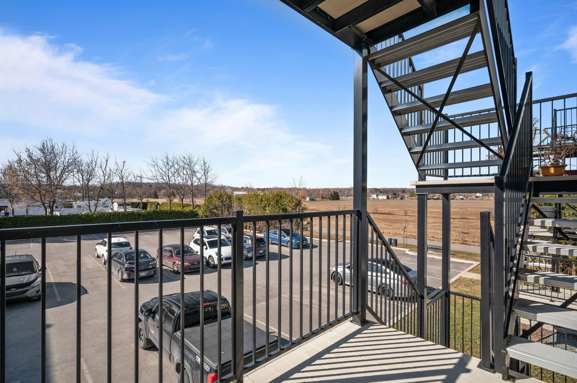 









535


Rue Séraphin-Bouc

,
Sainte-Anne-des-Plaines,




QC
J0N1H0

