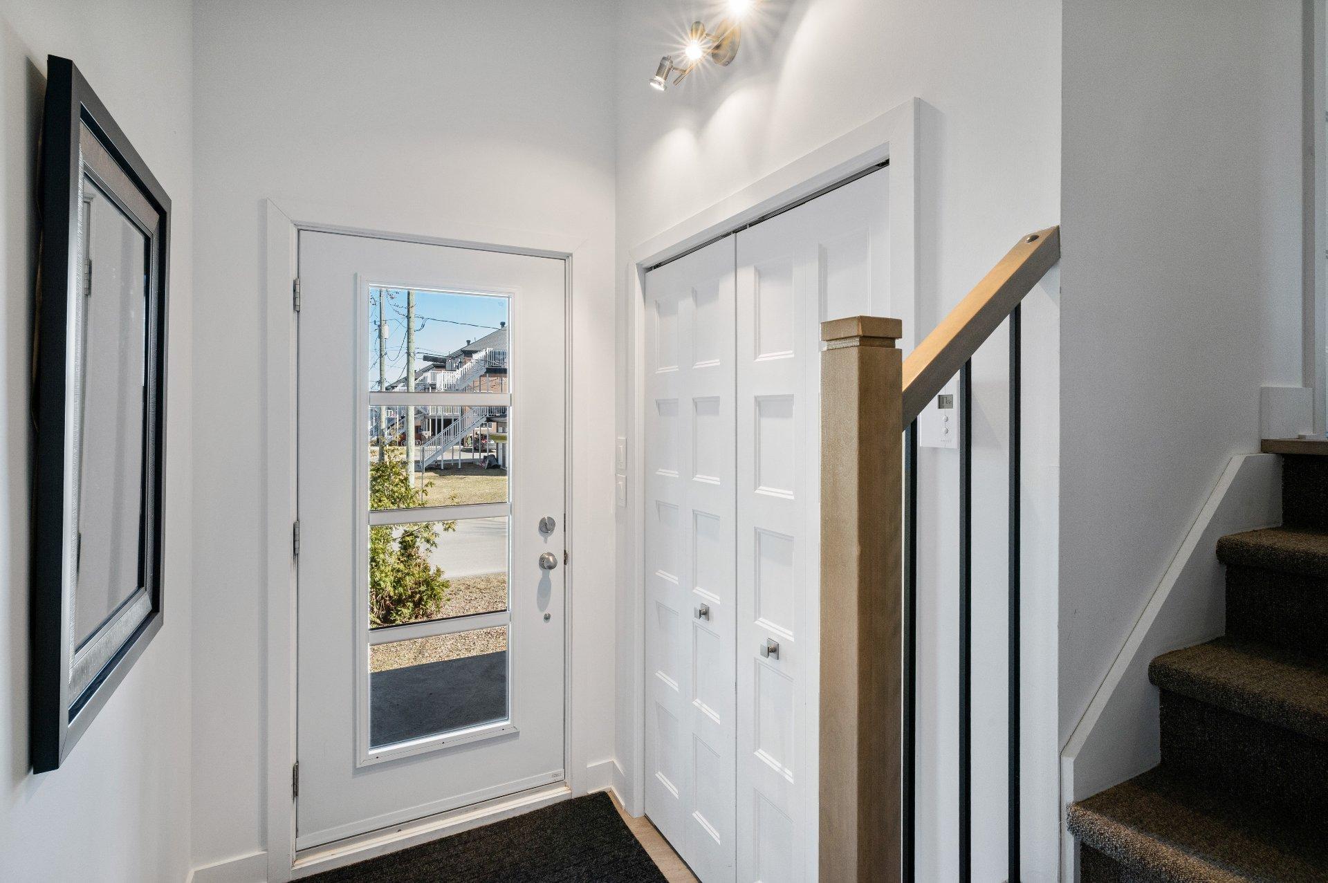 









535


Rue Séraphin-Bouc

,
Sainte-Anne-des-Plaines,




QC
J0N1H0

