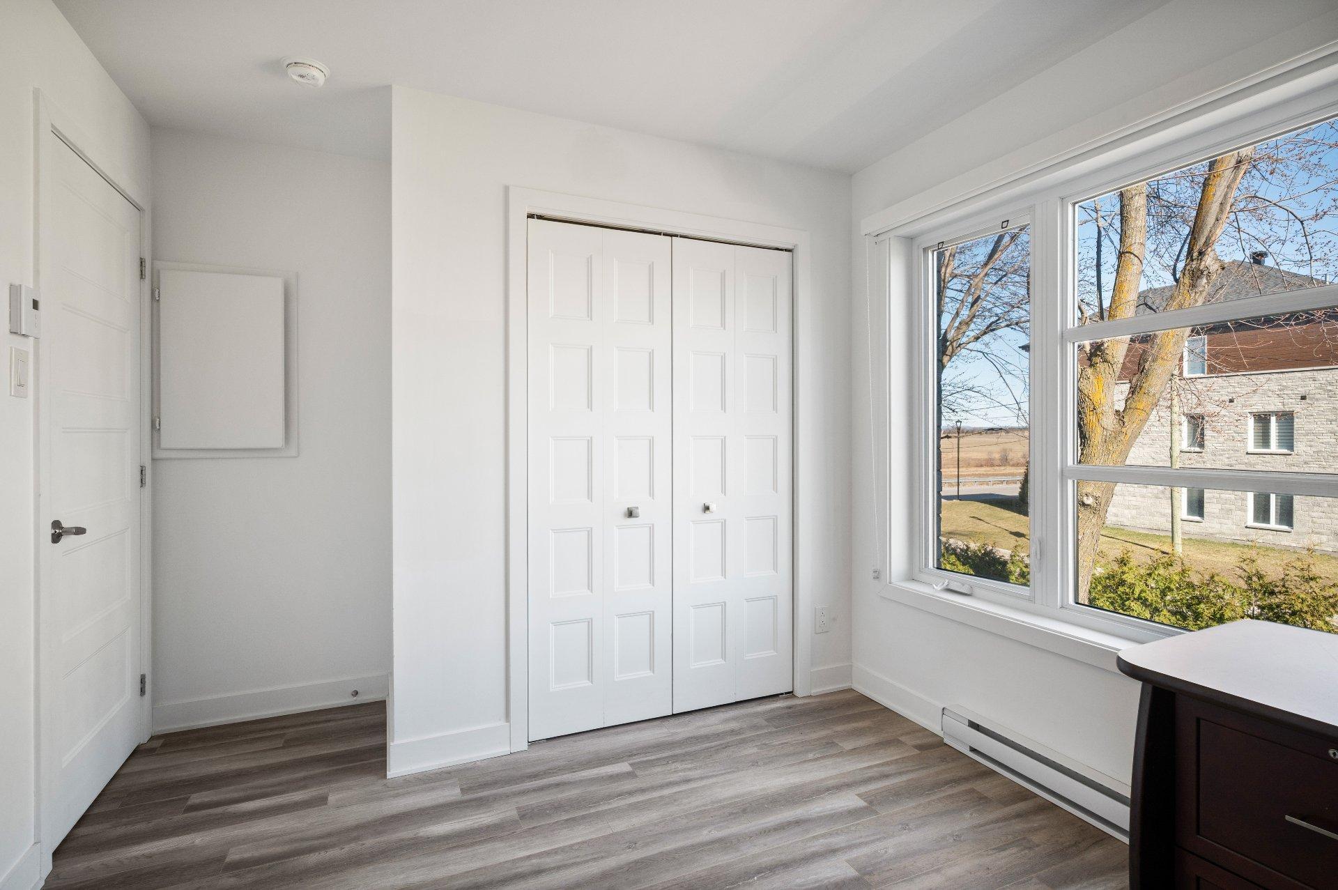 









535


Rue Séraphin-Bouc

,
Sainte-Anne-des-Plaines,




QC
J0N1H0

