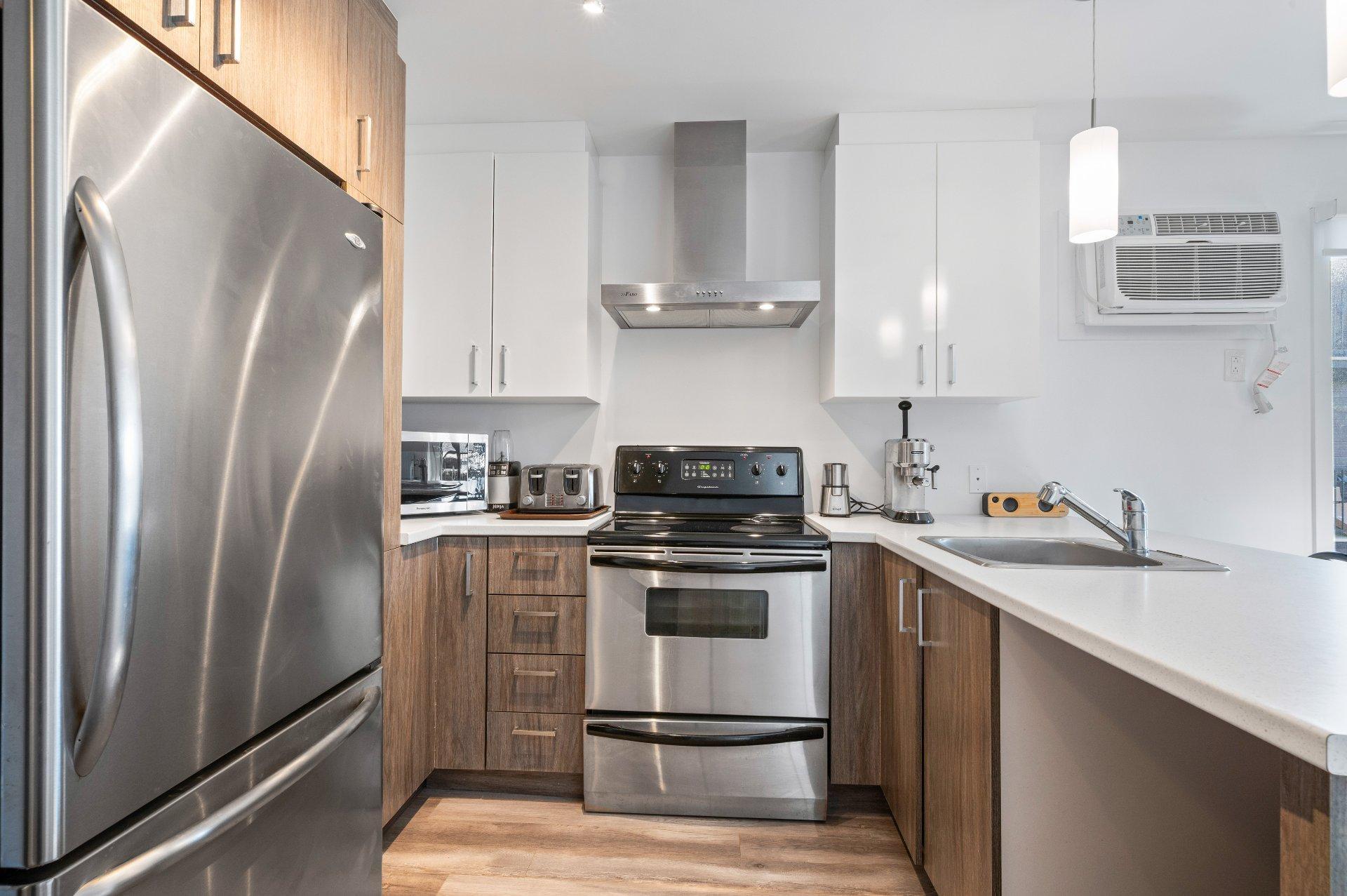 









535


Rue Séraphin-Bouc

,
Sainte-Anne-des-Plaines,




QC
J0N1H0

