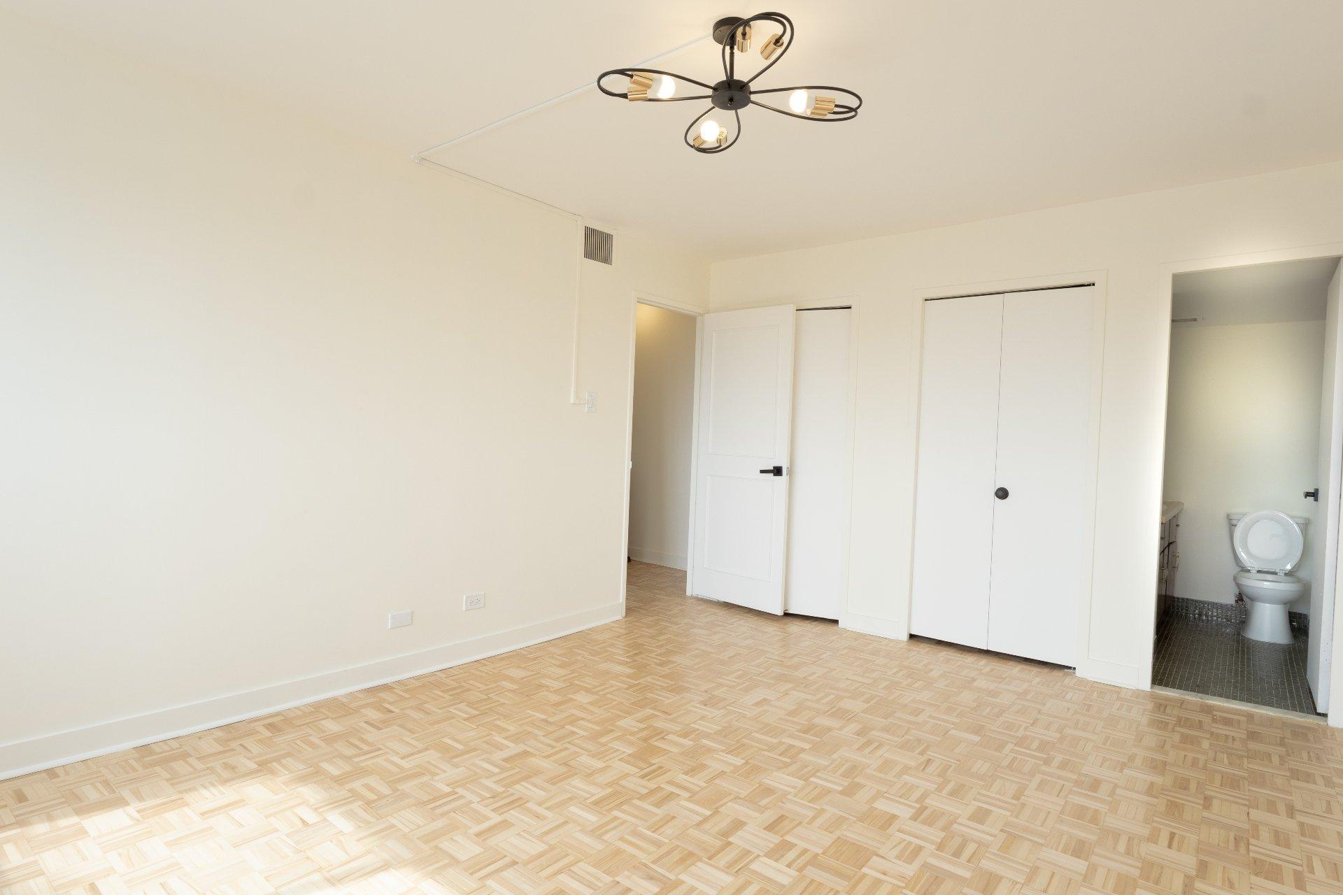 









5700


Boul. Cavendish

, 408,
Côte-Saint-Luc,




QC
H4W1S8


